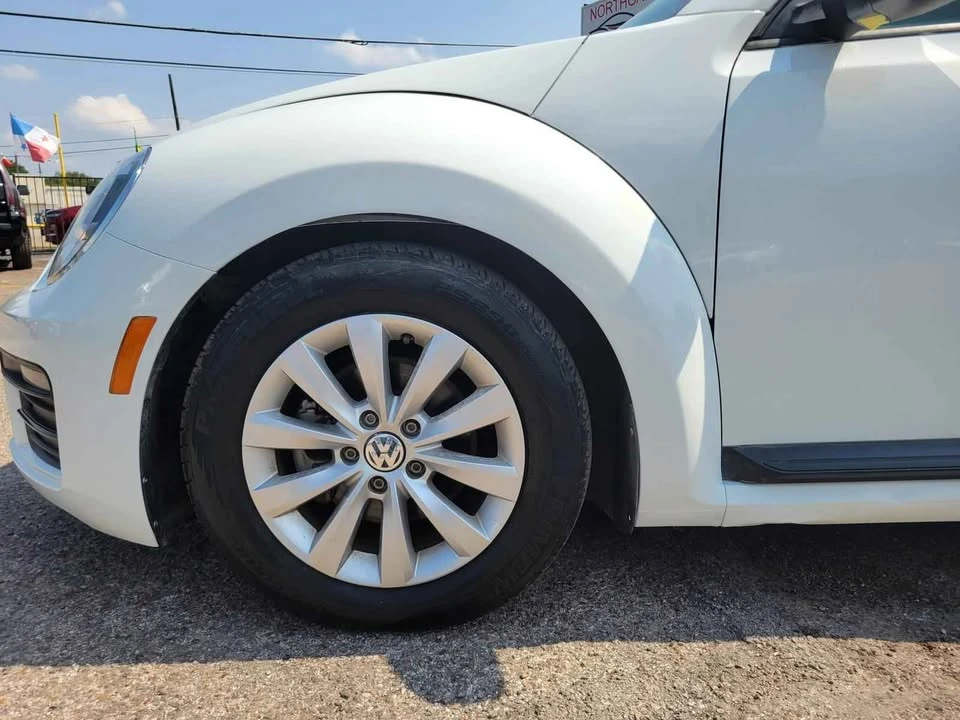 2014 Volkswagen A5 Beetle - Image 4 of 10