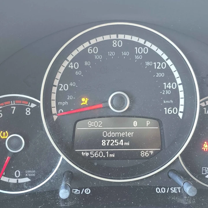 2014 Volkswagen A5 Beetle - Image 8 of 10