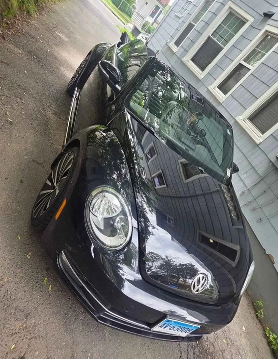 2014 Volkswagen A5 Beetle - Image 2 of 10