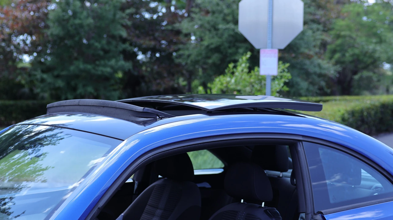 2014 Volkswagen A5 Beetle - Image 19 of 31