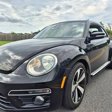 2014 Volkswagen Beetle R-Line Hatchback 2D