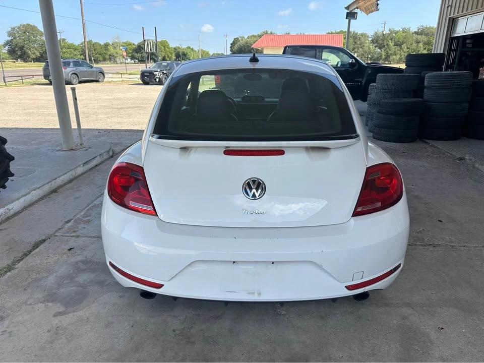2014 Volkswagen A5 Beetle - Image 8 of 15
