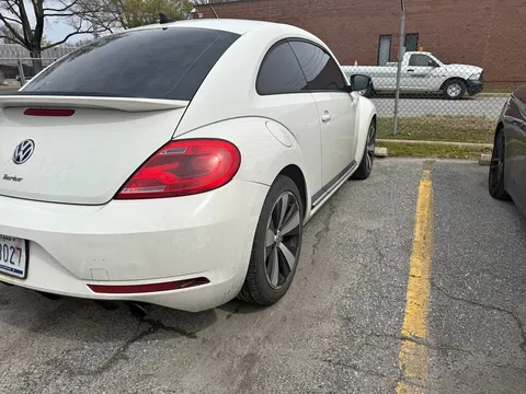 2014 Volkswagen Beetle R-Line Hatchback 2D