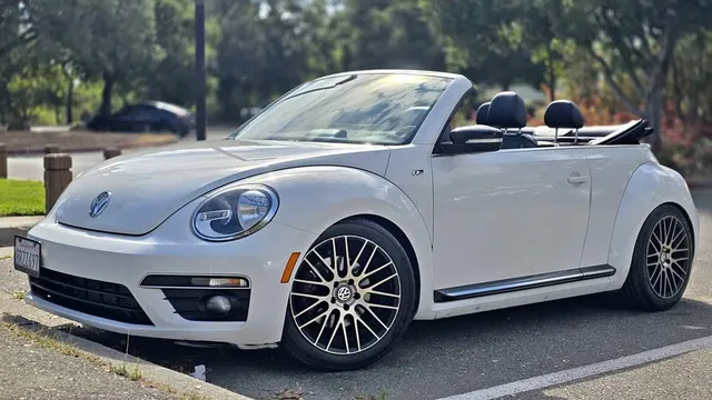 2014 Volkswagen Beetle R-Line SEL Convertible 2D