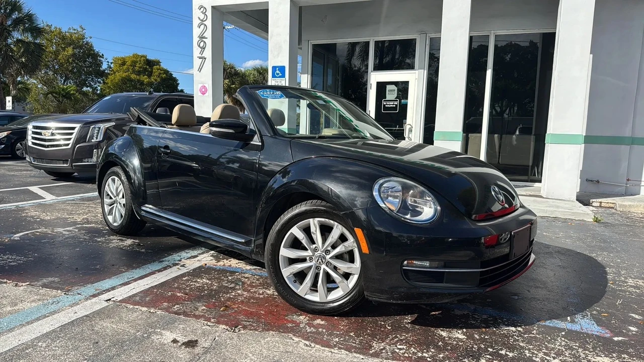 2014 Volkswagen A5 Beetle - Image 2 of 21