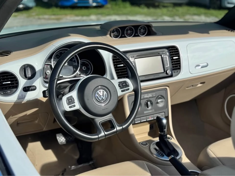 2014 Volkswagen A5 Beetle - Image 2 of 9