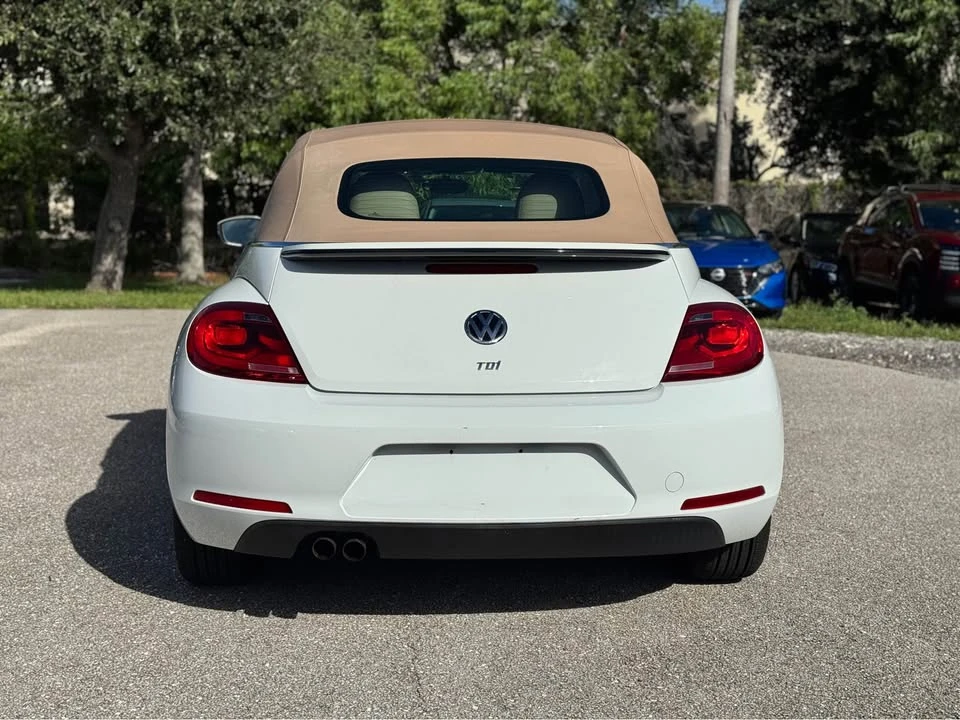2014 Volkswagen A5 Beetle - Image 8 of 9