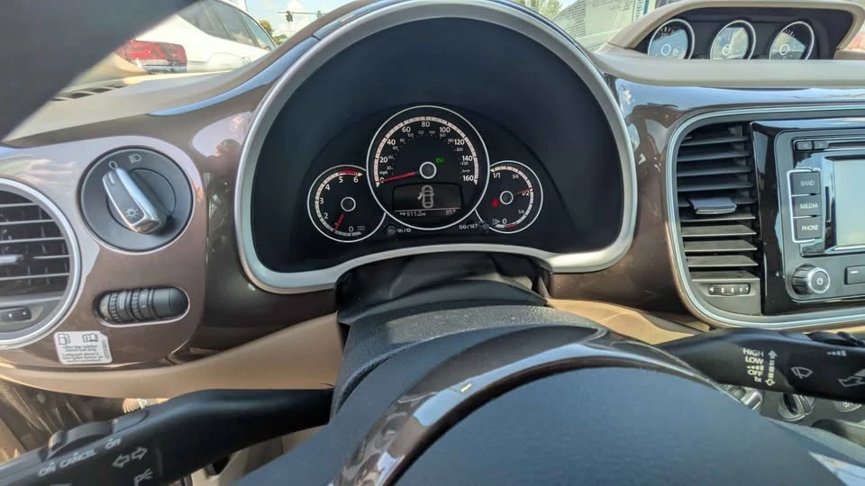 2014 Volkswagen A5 Beetle - Image 6 of 8