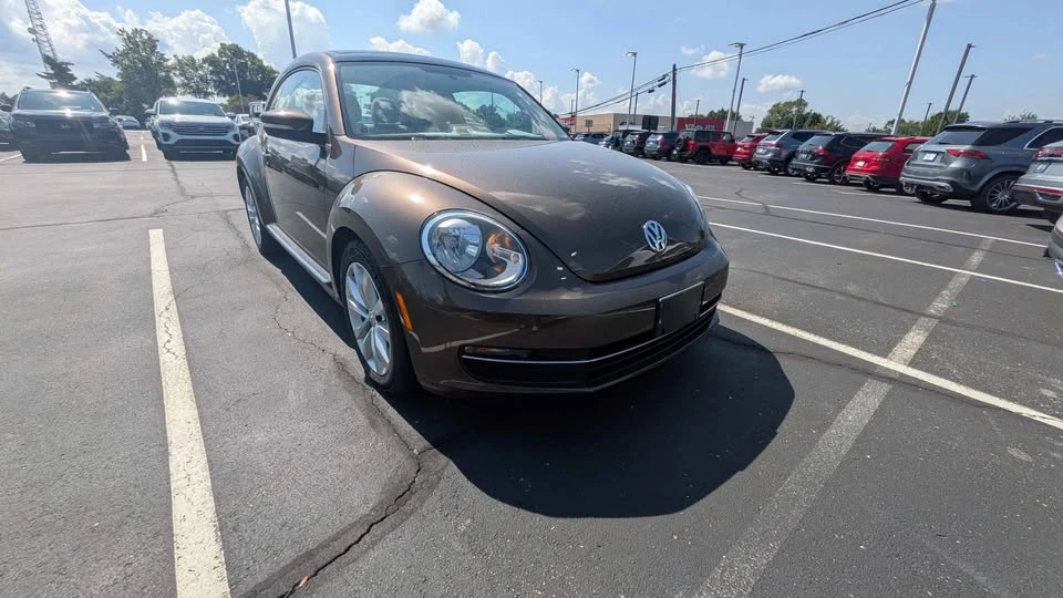 2014 Volkswagen A5 Beetle - Image 2 of 8