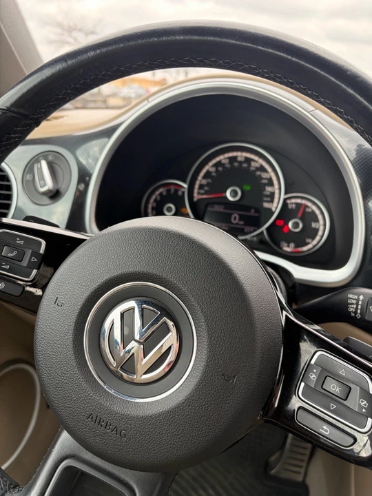 2014 Volkswagen A5 Beetle - Image 7 of 10