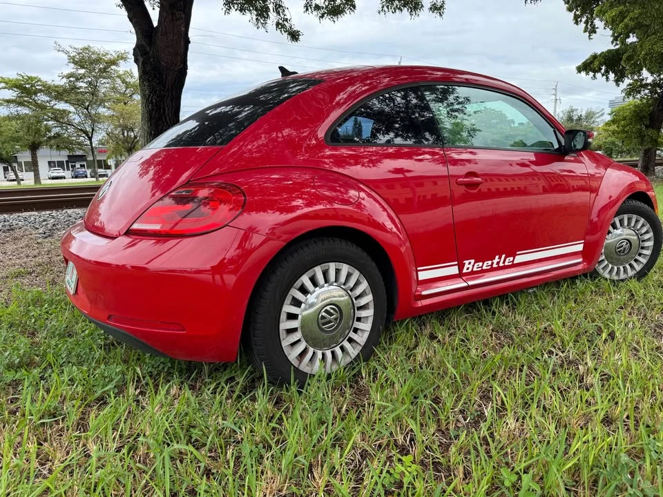 2014 Volkswagen A5 Beetle - Image 6 of 10