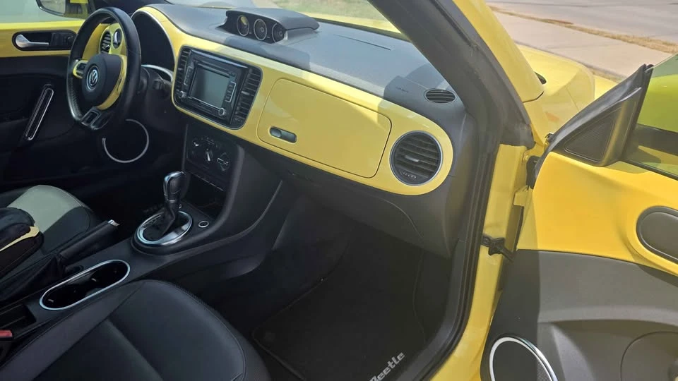 2014 Volkswagen A5 Beetle - Image 11 of 12