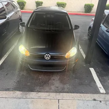 2014 Volkswagen Golf 2.5L Hatchback 2D