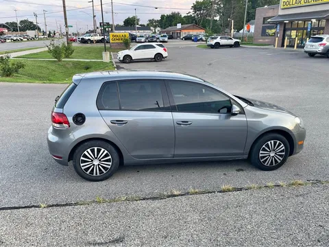 2014 Volkswagen Golf 2.5L Hatchback 4D