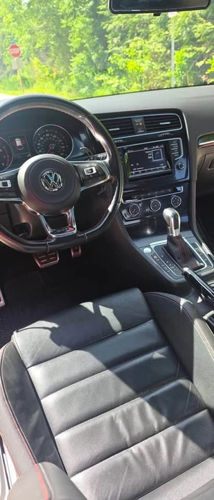 2014 Volkswagen Golf - Image 10 of 16