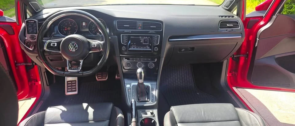 2014 Volkswagen Golf - Image 9 of 16