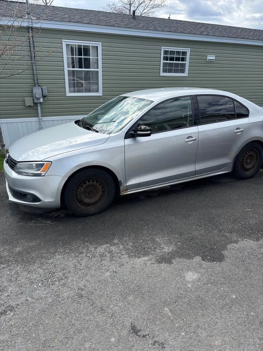 2014 Volkswagen Jetta - Image 2 of 9