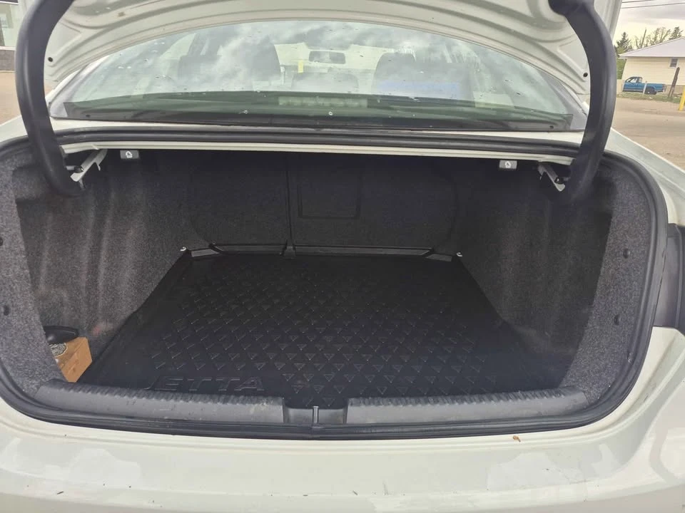 2014 Volkswagen Jetta - Image 8 of 13