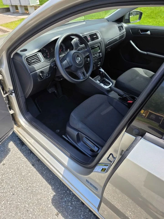 2014 Volkswagen Jetta - Image 8 of 10
