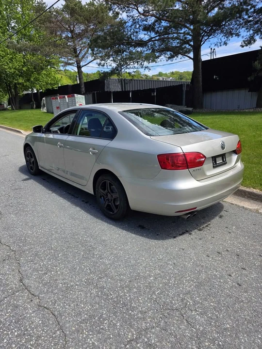 2014 Volkswagen Jetta - Image 2 of 10