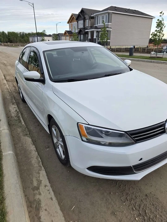2014 Volkswagen Jetta - Image 2 of 15