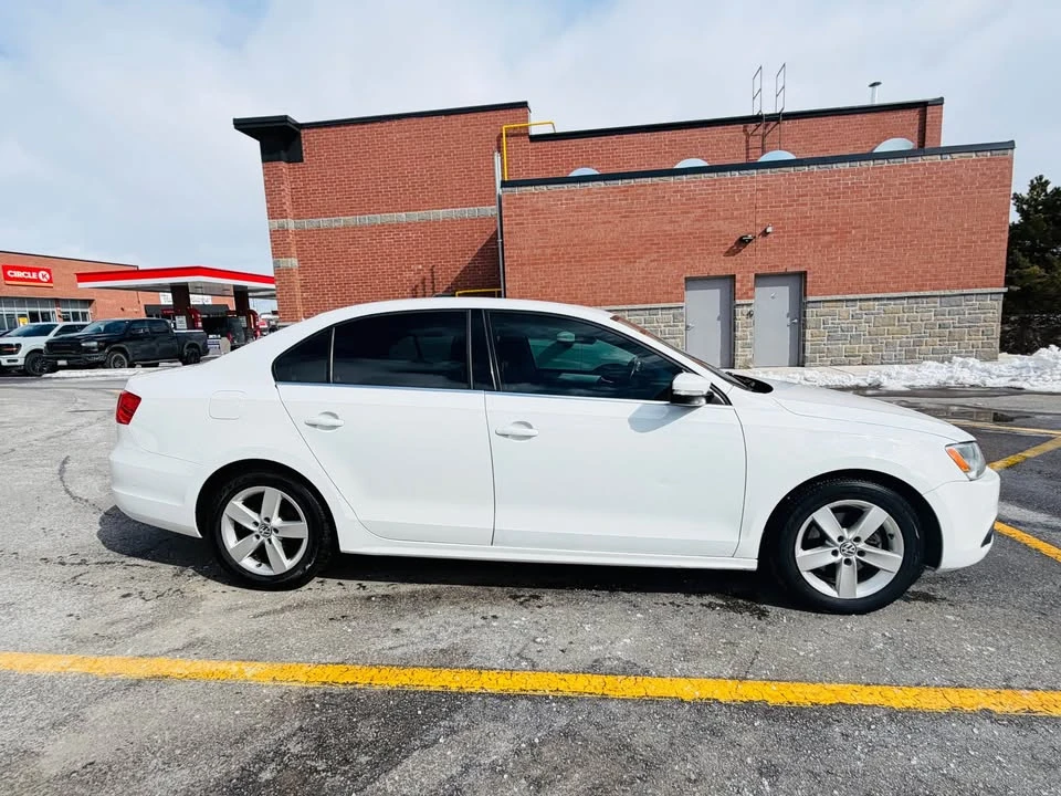 2014 Volkswagen A6 Jetta - Image 2 of 6