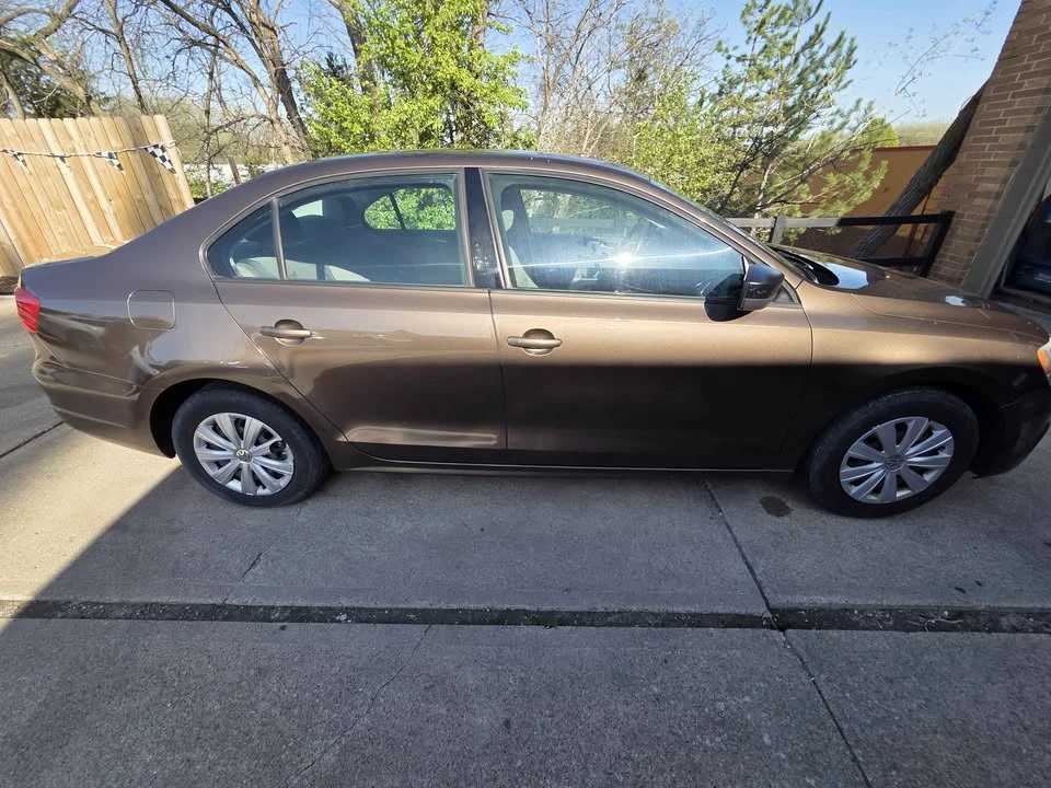 2014 Volkswagen A6 Jetta - Image 2 of 11