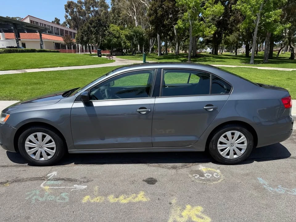 2014 Volkswagen A6 Jetta - Image 2 of 10