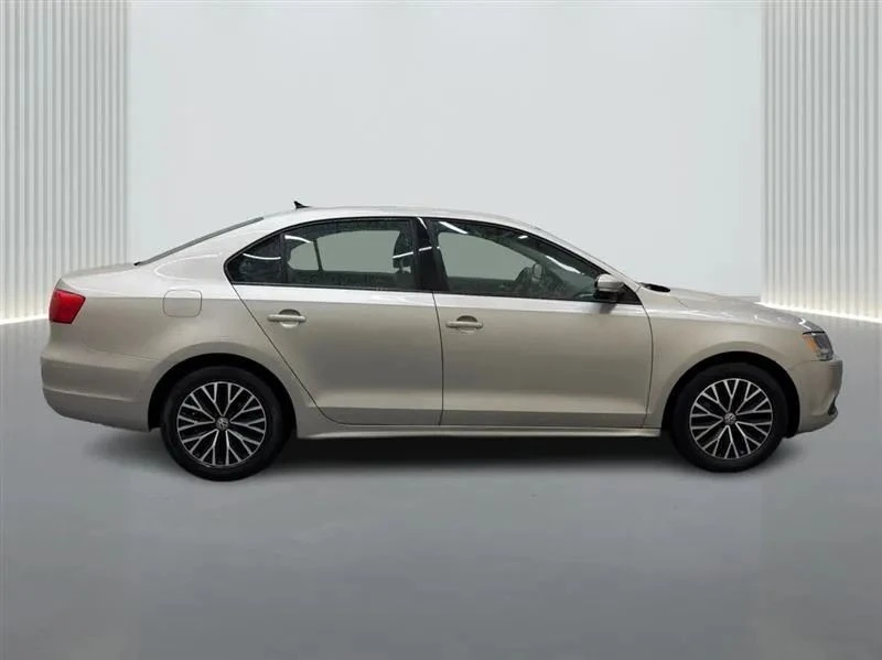 2014 Volkswagen A6 Jetta - Image 6 of 12