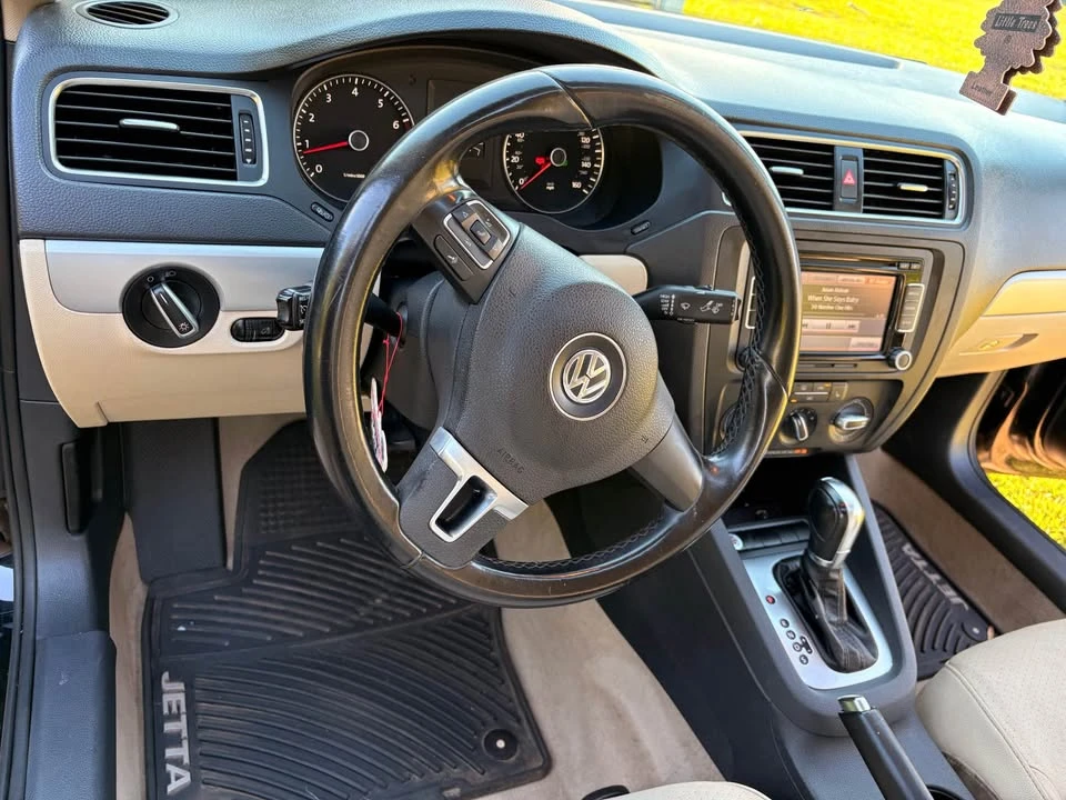 2014 Volkswagen A6 Jetta - Image 9 of 20