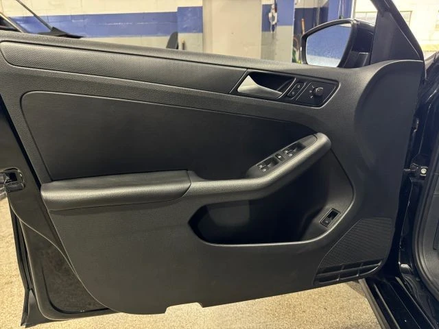 2014 Volkswagen A6 Jetta - Image 11 of 21