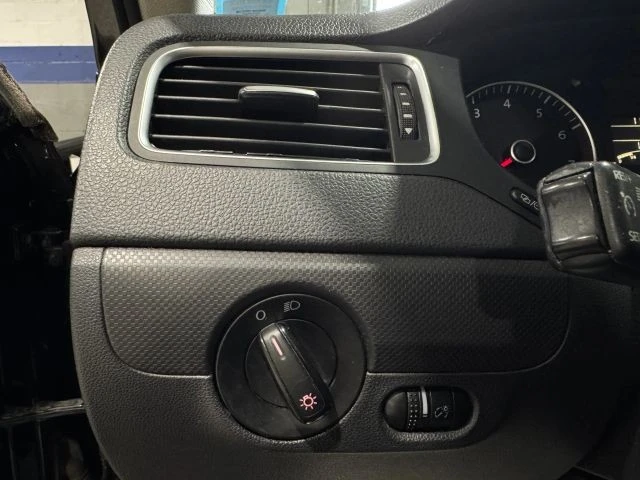 2014 Volkswagen A6 Jetta - Image 13 of 21