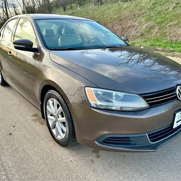 2014 Volkswagen Jetta 1.8T SE Sedan 4D