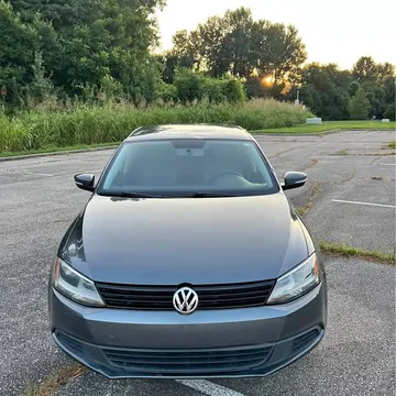 2014 Volkswagen Jetta 1.8T SE Sport Sedan 4D