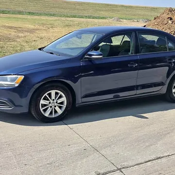 2014 Volkswagen Jetta 1.8T SE Sport Sedan 4D