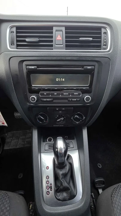 2014 Volkswagen A6 Jetta - Image 9 of 20