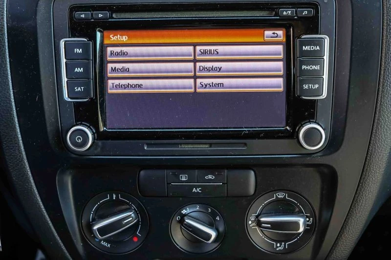 2014 Volkswagen A6 Jetta - Image 11 of 12