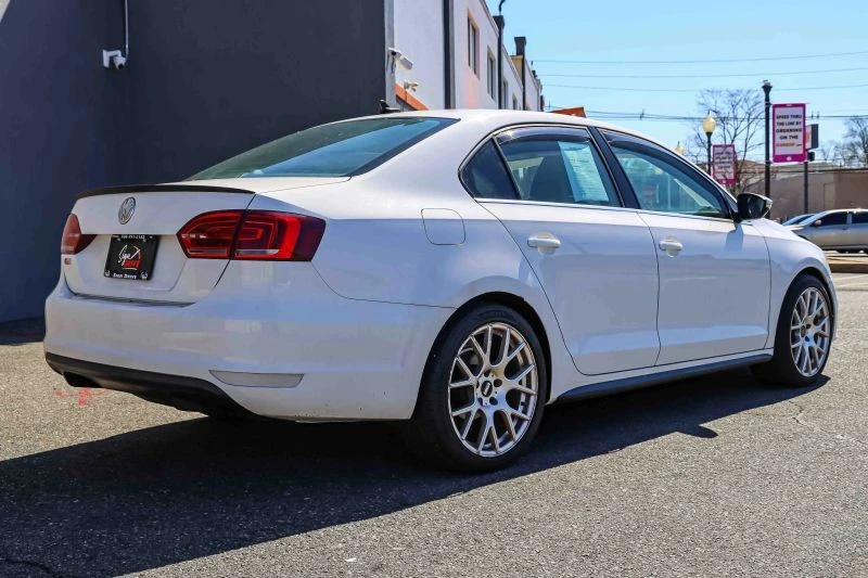 2014 Volkswagen A6 Jetta - Image 6 of 12