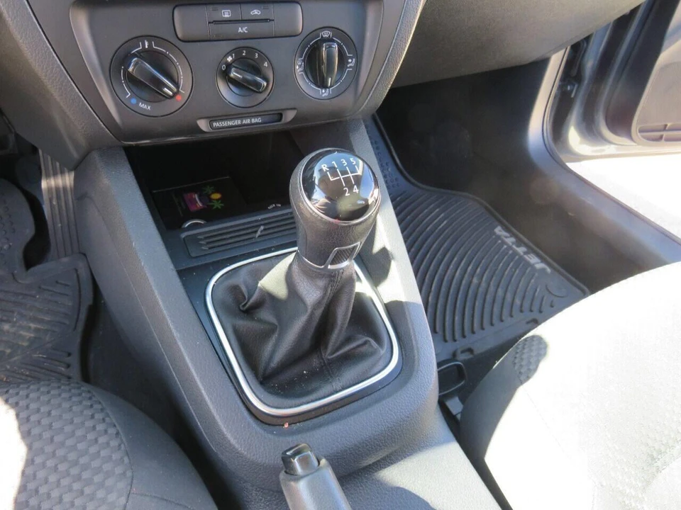 2014 Volkswagen A6 Jetta - Image 16 of 27
