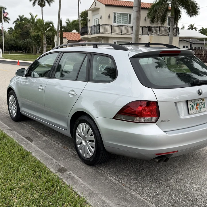 2014 Volkswagen A6 Jetta - Image 9 of 12
