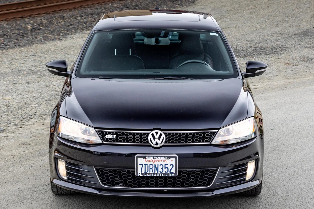 2014 Volkswagen A6 Jetta - Image 2 of 31