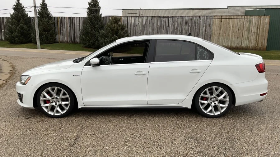 2014 Volkswagen A6 Jetta - Image 2 of 9
