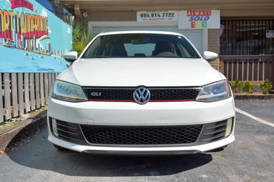 2014 Volkswagen A6 Jetta - Image 2 of 12