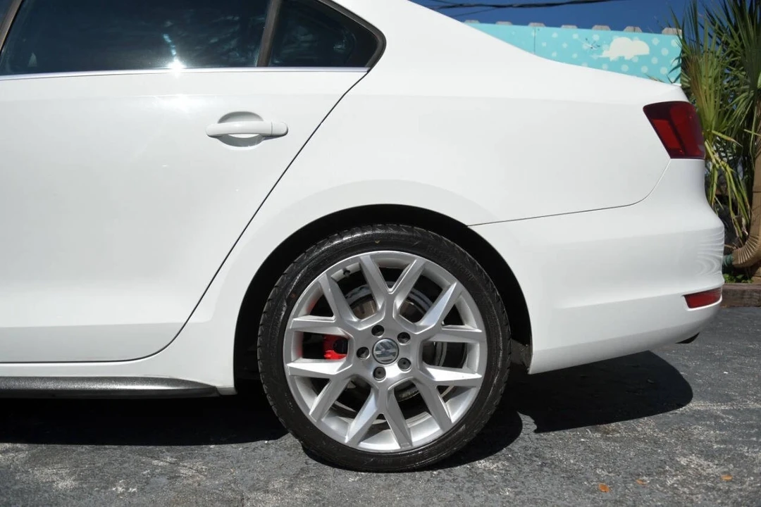2014 Volkswagen A6 Jetta - Image 8 of 12