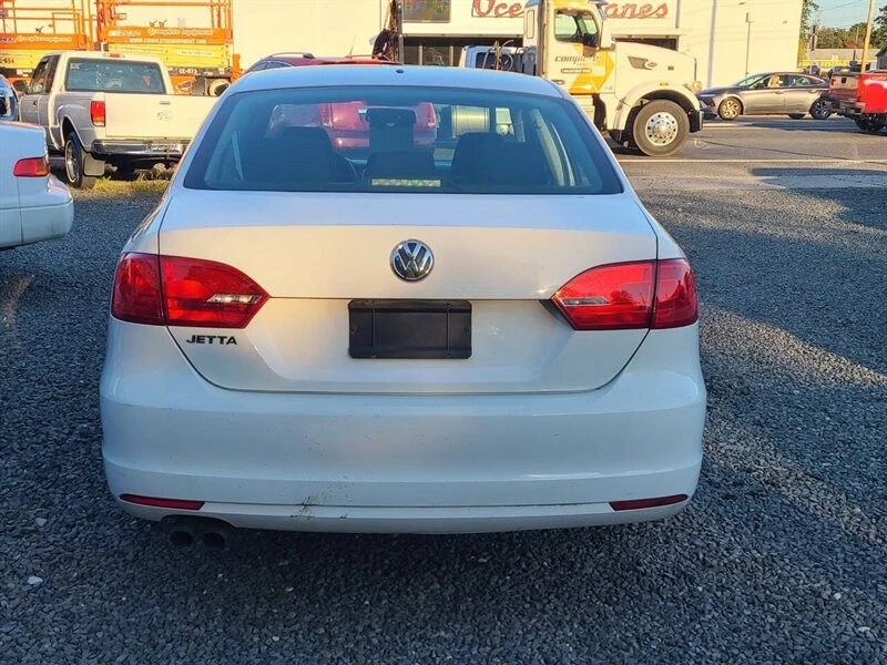 2014 Volkswagen A6 Jetta - Image 8 of 14
