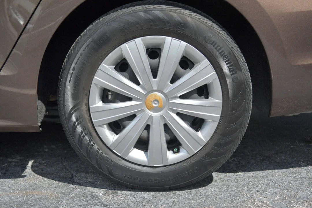 2014 Volkswagen A6 Jetta - Image 8 of 12