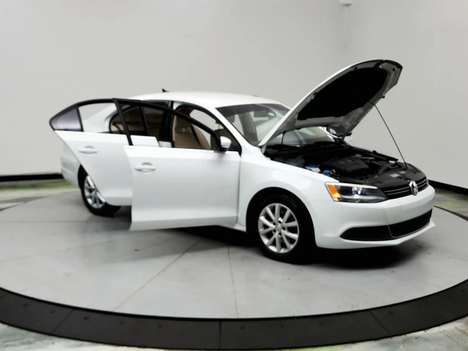 2014 Volkswagen A6 Jetta - Image 10 of 12
