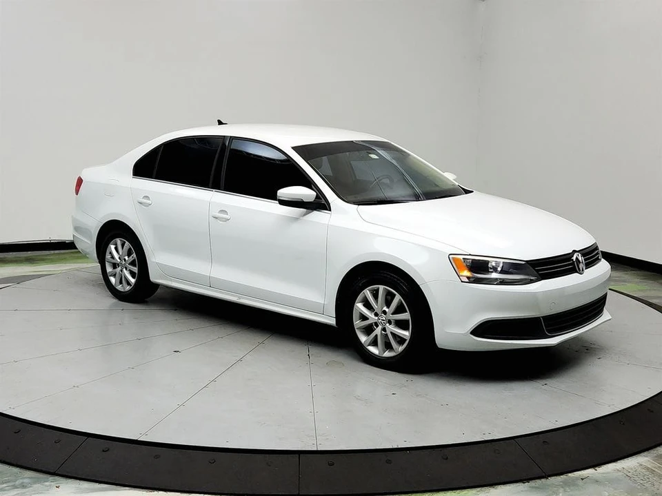 2014 Volkswagen A6 Jetta - Image 3 of 12