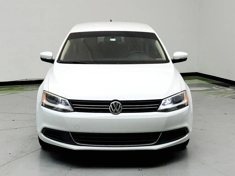 2014 Volkswagen A6 Jetta - Image 2 of 12