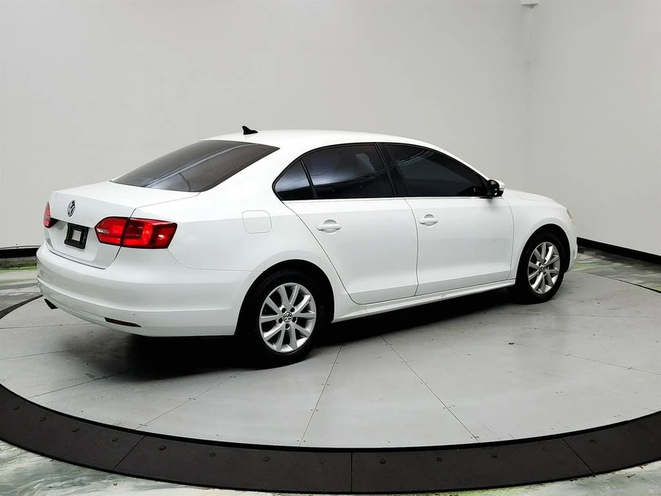 2014 Volkswagen A6 Jetta - Image 5 of 12